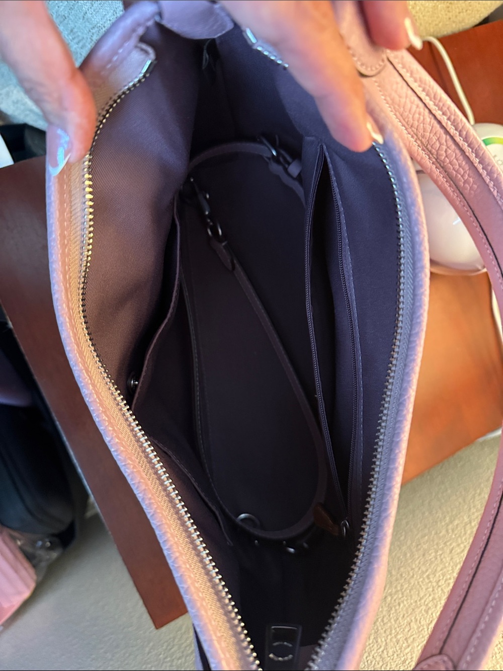 Coach Lavender Pebble Leather Shoulder Bag with Detachable Strap - Picture 4 of 5